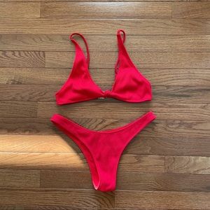 WHITE FOX BOUTIQUE SWIM red ribbed bikini set